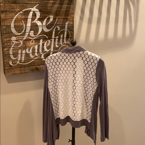 GIRLS LACE BACK TOP BUNDLE GET FOR $5 - Picture 2 of 4